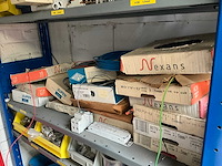 7m magazijnstelling inhoudende diverse elektronica - afbeelding 35 van  37