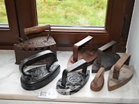 7x antieke strijkijzers - afbeelding 1 van  3