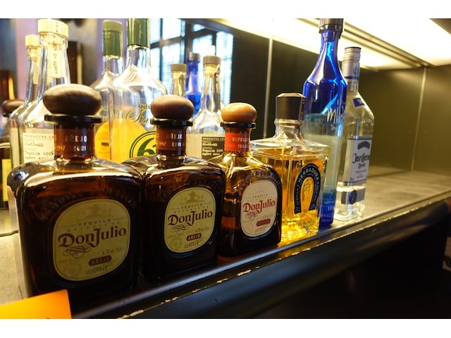 7x diverse flessen tequila - afbeelding 1 van  3