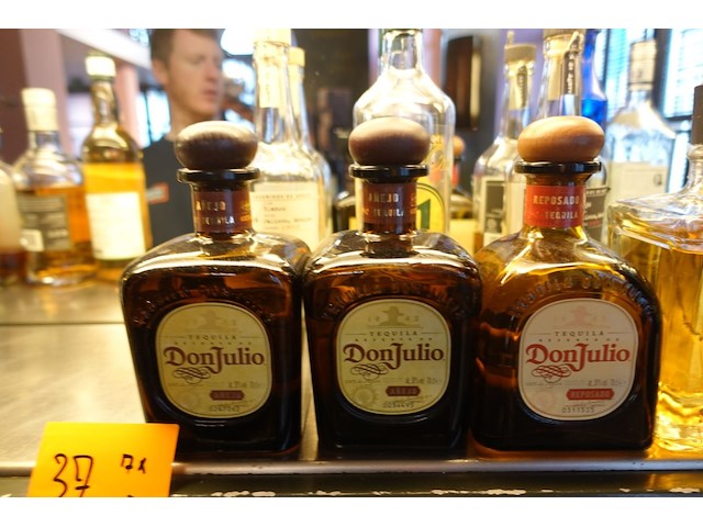 7x diverse flessen tequila - afbeelding 2 van  3