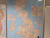 (7x) diverse wereldkaarten op whiteboard... - afbeelding 2 van  15