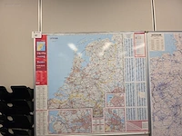 (7x) diverse wereldkaarten op whiteboard... - afbeelding 8 van  15