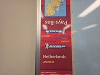 (7x) diverse wereldkaarten op whiteboard... - afbeelding 9 van  15