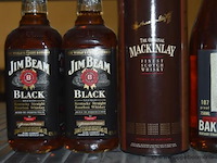 7x fles whisky, wo. jim beam black kentucky straight bourbon whiskey 70cl, mackinlay 21 years old finest scotch whisky, baker's 7 years old kentucky straight bourbon whiskey 750ml - afbeelding 2 van  3