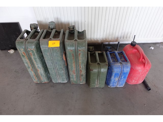 7x jerrycan - afbeelding 1 van  4