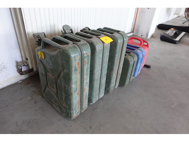 7x jerrycan - afbeelding 2 van  4