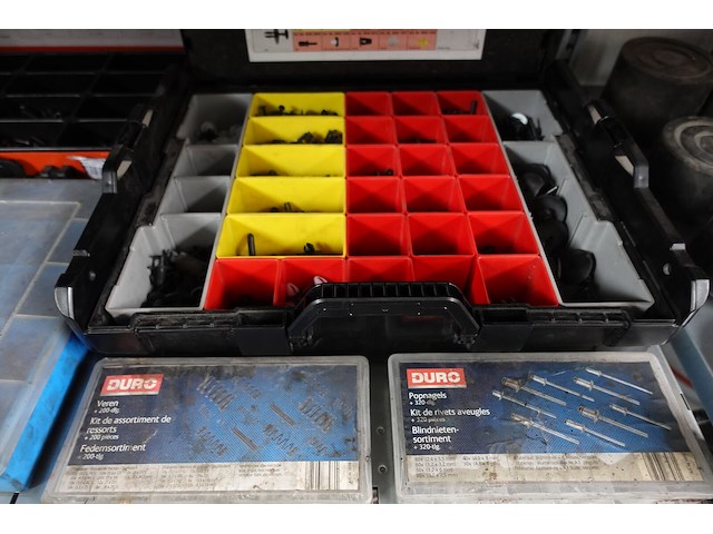 7x koffer met inhoud - afbeelding 2 van  9
