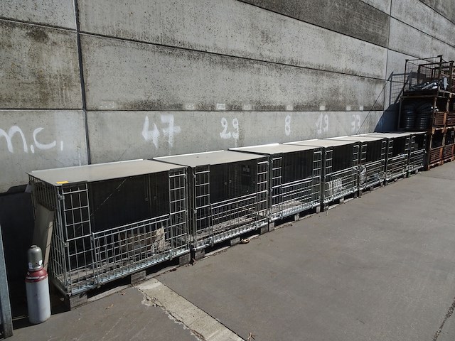 7x metalen draadmand op pallet - afbeelding 1 van  3