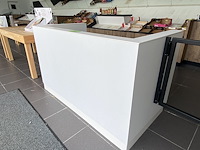 8 - presentatiemeubel - tussenwand - afbeelding 1 van  3