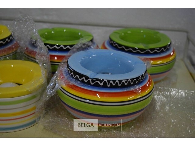 8 asbakken - afbeelding 3 van  3