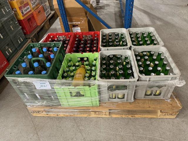 8 bakken diverse frisdranken, vol - afbeelding 1 van  3