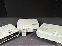 8 beamers - afbeelding 1 van  5