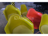 8 bijpassende vitra eames design stoelen - afbeelding 6 van  8
