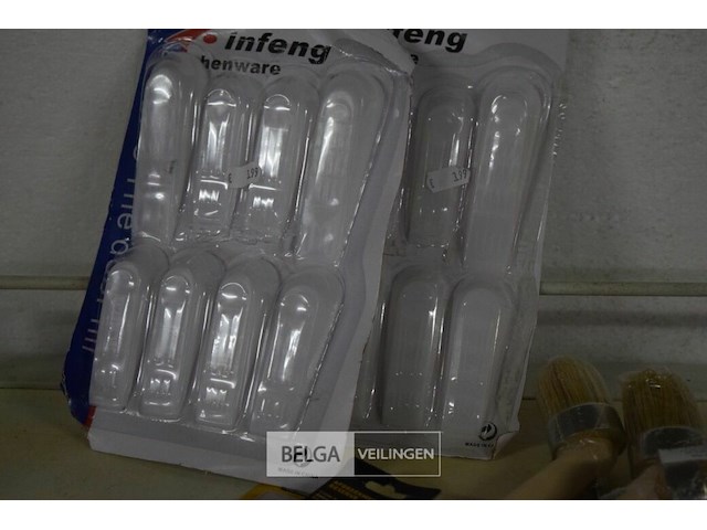 ±8 bokkenpoot, 4pakjs afbreekmesjes en 2 pakjes deurstoppers - afbeelding 2 van  3