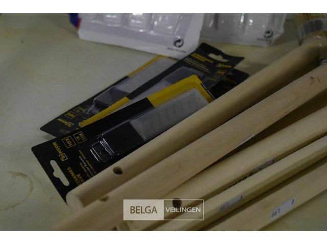 ±8 bokkenpoot, 4pakjs afbreekmesjes en 2 pakjes deurstoppers - afbeelding 3 van  3