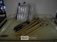 ±8 bokkenpoot, 4pakjs afbreekmesjes en 2 pakjes deurstoppers - afbeelding 1 van  3