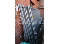 8 bouwbarrières van het type 'heras' - afbeelding 1 van  7