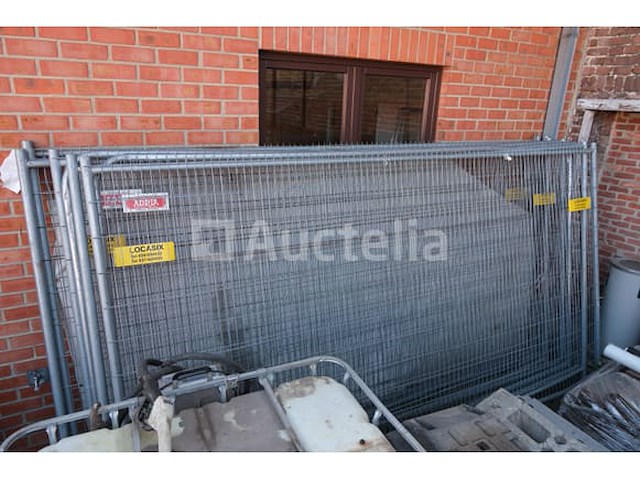 8 bouwbarrières van het type 'heras' - afbeelding 3 van  7