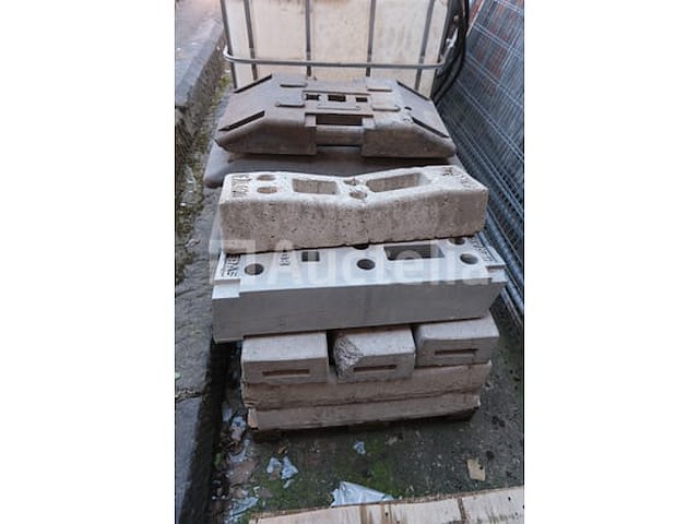 8 bouwbarrières van het type 'heras' - afbeelding 5 van  7