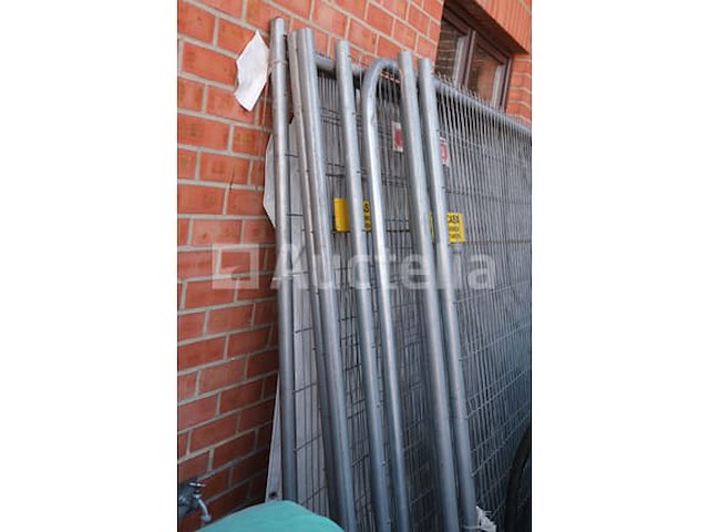 8 bouwbarrières van het type 'heras' - afbeelding 6 van  7