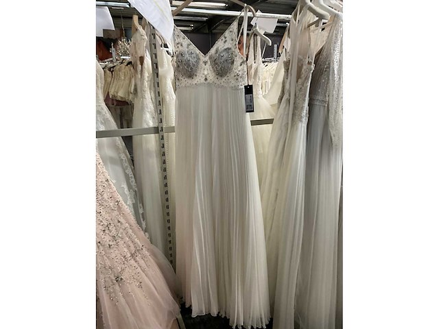 8 bruidsjurken modeca (totaalprijs) - afbeelding 2 van  21