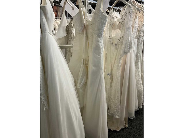 8 bruidsjurken modeca (totaalprijs) - afbeelding 4 van  21