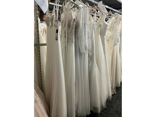 8 bruidsjurken modeca (totaalprijs) - afbeelding 13 van  21