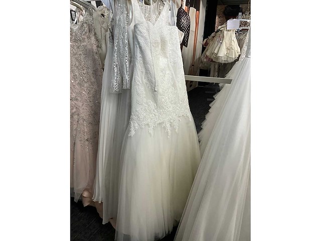 8 bruidsjurken modeca (totaalprijs) - afbeelding 17 van  21