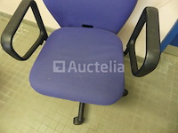 8 bureaustoelen op wielen