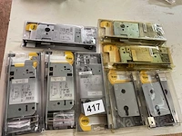 8 deursloten