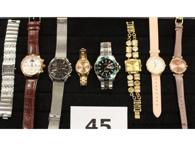 8 div horloges w.o. hilfiger, festina, guess enz - afbeelding 1 van  3