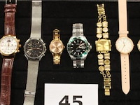 8 div horloges w.o. hilfiger, festina, guess enz
