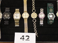 8 div horloges w.o. rodania, versace, burberry, breil enz