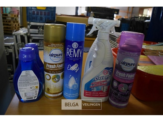 8 div huishoudprodukten - afbeelding 1 van  1