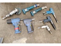 8 diverse handgereedschappen - afbeelding 1 van  6