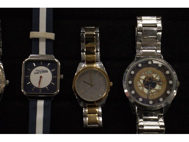 8 diverse horloges wo festina, liu-jo, jp gaultier - afbeelding 4 van  4