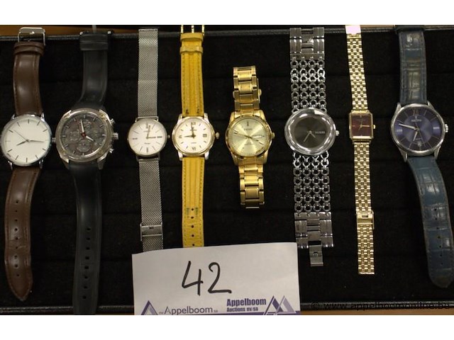 8 diverse horloges wo marea, oozoo, festina, pulsar, guess, festina - afbeelding 1 van  4