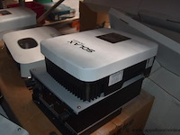 8 diverse omvormers, solax power, growatt, huawei, diverse merken, werking niet gekend - afbeelding 2 van  4