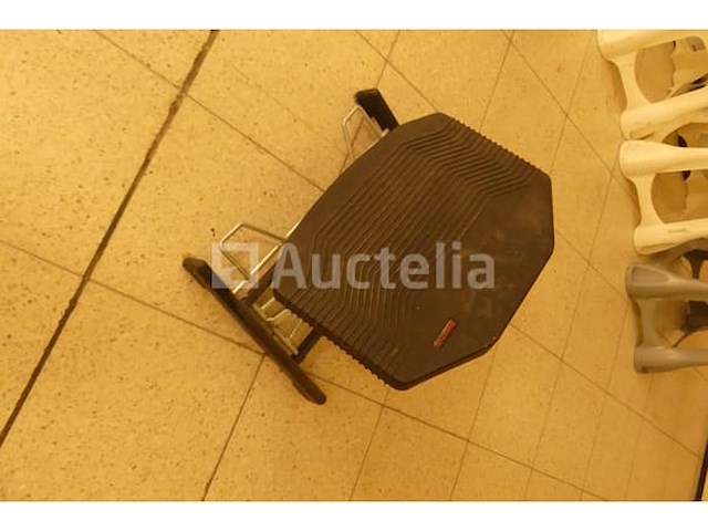 8 diverse opstapstoeltjes - afbeelding 6 van  8