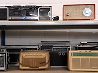 8 diverse radio's - afbeelding 1 van  1