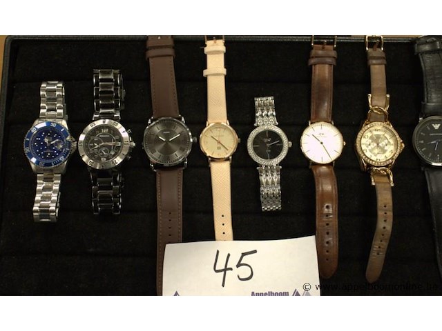 8 divese horloges wo rodania, fossil, guy laroche, armani, enz - afbeelding 1 van  4