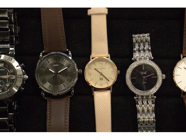 8 divese horloges wo rodania, fossil, guy laroche, armani, enz - afbeelding 3 van  4