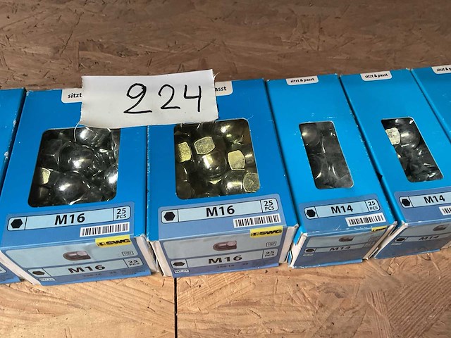 8 dozen bol moeren - afbeelding 3 van  4