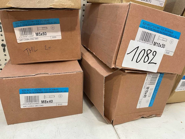 8 dozen bouten - afbeelding 2 van  3