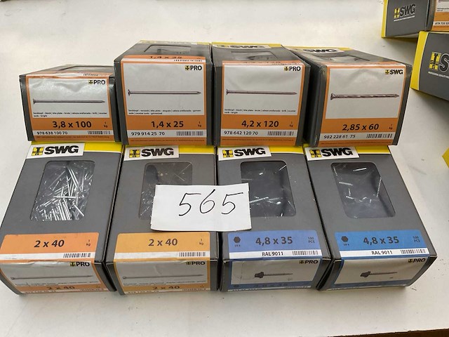 8 dozen dakplaatschroeven en nagels - afbeelding 1 van  5