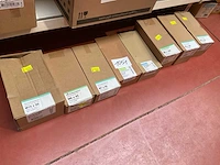 8 dozen hout schroeven en hout bouten