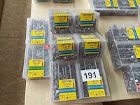 8 dozen hout schroeven met bits