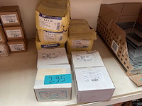 8 dozen inox bouten en nagels - afbeelding 1 van  8