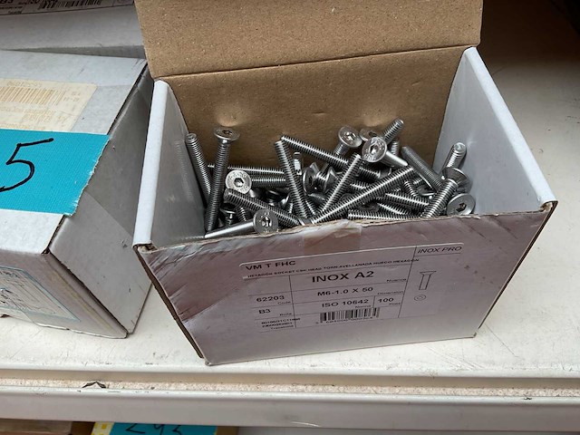 8 dozen inox bouten en nagels - afbeelding 8 van  8