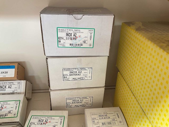 8 dozen inox schroeven - afbeelding 4 van  5